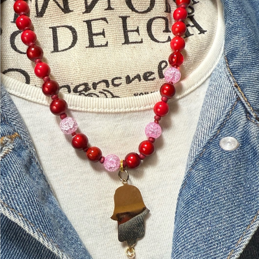 Gold big Hamsa beaded statement necklace with pink quartz - Picture 2 of 3